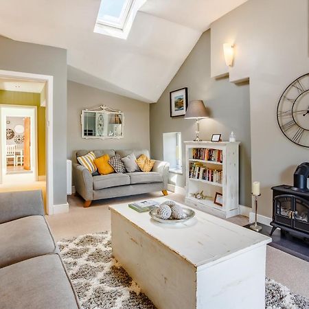 Broadrock Accommodation - Clock Cottage تشيبستو المظهر الخارجي الصورة