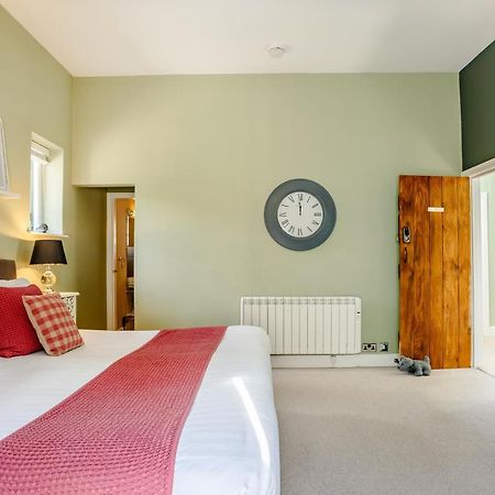 Broadrock Accommodation - Clock Cottage تشيبستو المظهر الخارجي الصورة