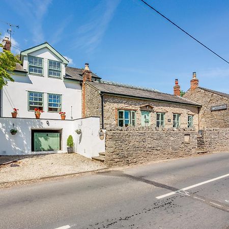 Broadrock Accommodation - Clock Cottage تشيبستو المظهر الخارجي الصورة