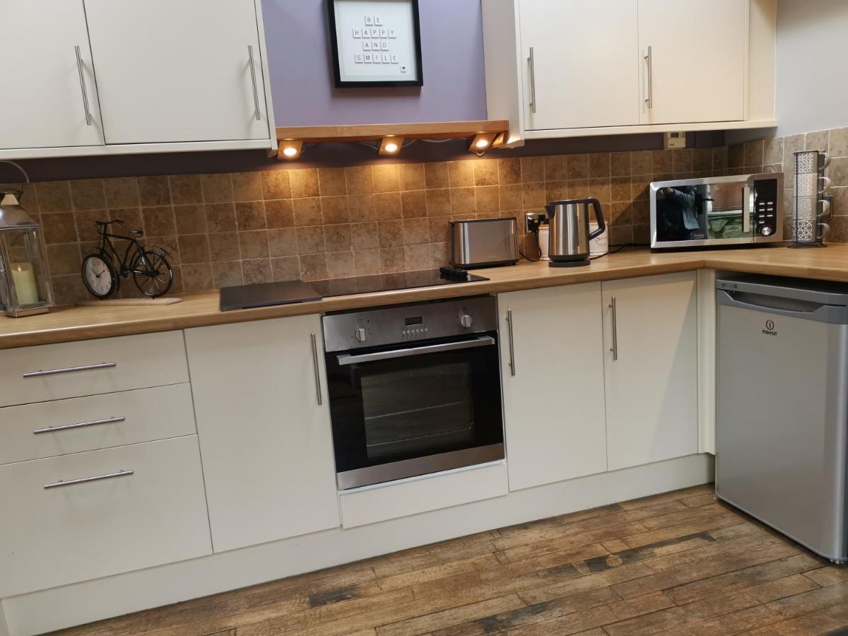 Broadrock Accommodation - Clock Cottage تشيبستو المظهر الخارجي الصورة