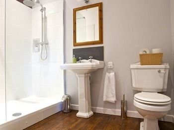Broadrock Accommodation - Clock Cottage تشيبستو المظهر الخارجي الصورة